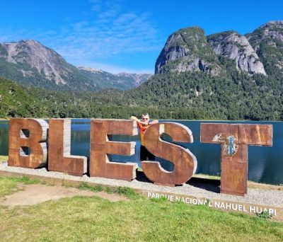 Paul Massie Cycling on the  tour with redspokes